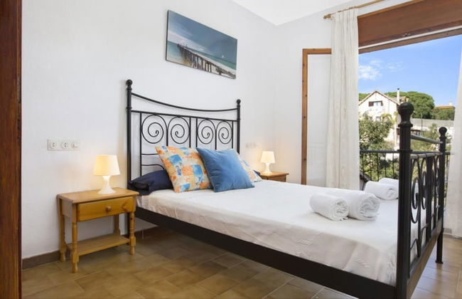 Tensi in Blanes With 5 Bedrooms and 2 Bathrooms - Photo 12