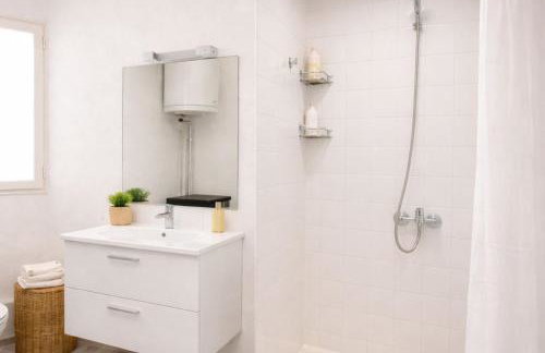 STUDIO COSY - HYPERCENTRE - CALME - 50M2 - Wi-FI - Photo 25