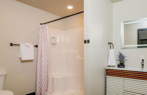 Penthouse City Overlook 2BR Apartment - free parking - Foto 9