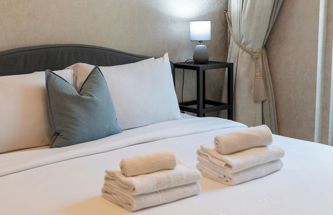 Lux BnB I Souk Al Bahar I Burj Khalifa Views - Photo 13