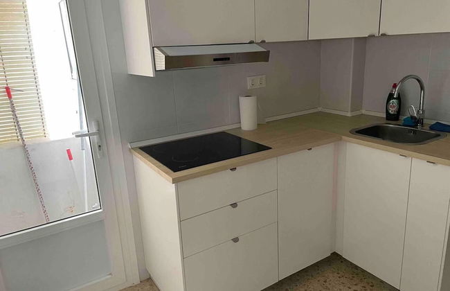 Renovated and Newly Furnished 3 Bedroom Apartment - Foto 8