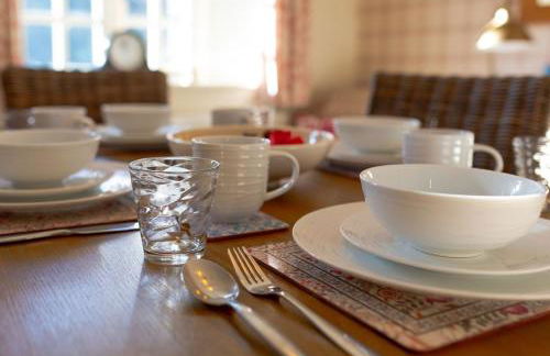 Jasmine Cottage - 2 Bedroom in Heart of Bourton! - Photo 106