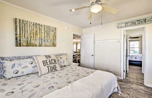 Coastal Home Walk to Holden Beach! - Foto 15