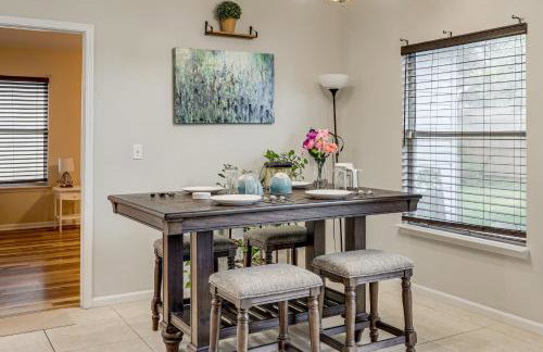 Jacksonville Family Home Near Shopping and Dining! - Photo 9