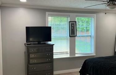 The Soak Haus Hot Tub Retreat 25 Min to ATL - Foto 9