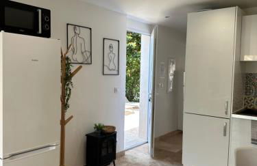 LE TERRACOTTA COTE D'AZUR - Proche PLAGE - Terrasse & Confort - CLIM - Parking et Wifi Gratuit- OFFRE SPECIALE - Foto 16