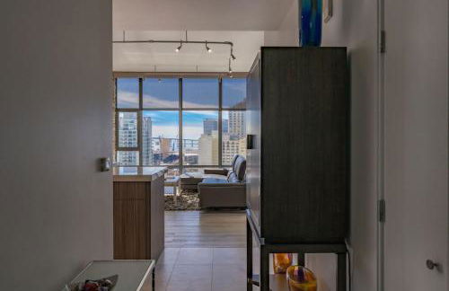 Cityscape Elegance with Water Views - Foto 46