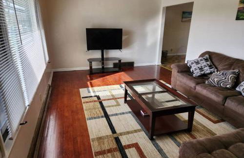 Spacious 4-bedroom home in quiet neighborhood - Foto 18