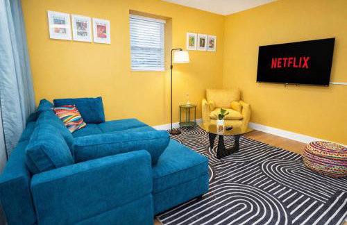 Modern 3BR Chicago Downtown Apartment Near Loyola University & Lakefront - Photo 1