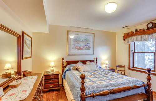 Charming Apartment with Yard and Beautiful Gardens! - Foto 12