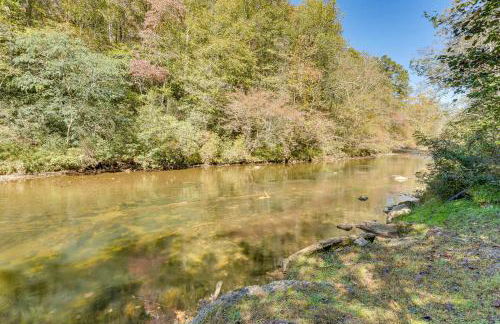 Deck and Sauna Avalon Woods Riverfront Retreat - Foto 40