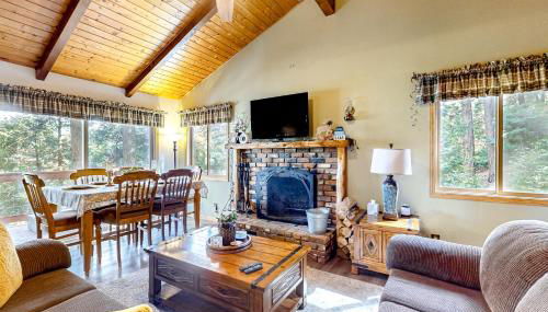 Idyllic Cabin in the Woods Cozy Crestline Retreat - Foto 2