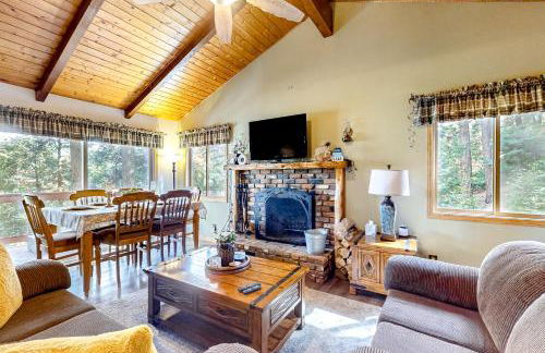 Idyllic Cabin in the Woods Cozy Crestline Retreat - Foto 2