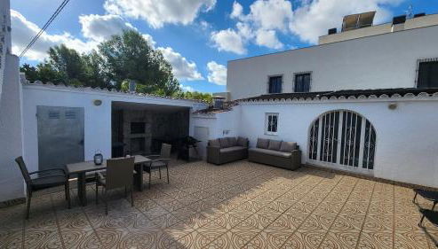 Villa with pool and barbecue on the Costa Blanca - Photo 4