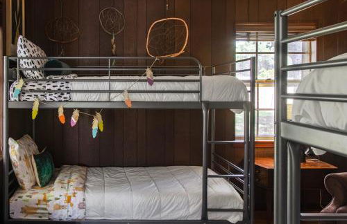 Four Bedroom Ranch Retreat with a Stunning Pool - Foto 36