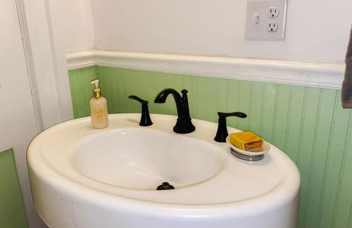 Restored historic home near ND and Amish Country - Foto 22