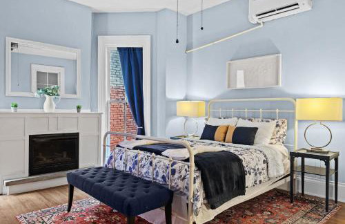 Elegant Manor w Private Yard & Modern Amenities - Foto 2