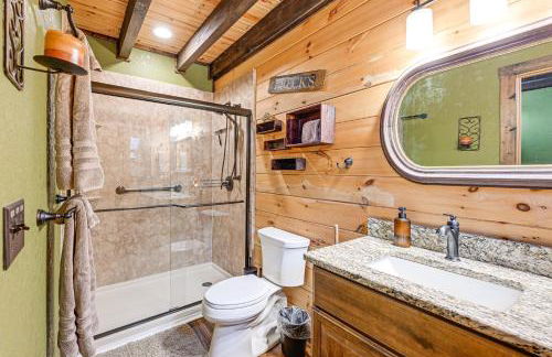 Cozy Couples Getaway with Hot Tub Fox Ridge Cabin - Foto 18