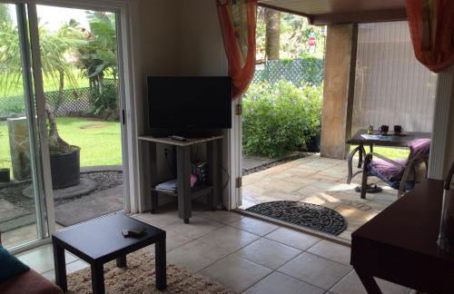 Mediteranean style Ohana Rental / Garden Bungalow in Pahoa - Photo 3