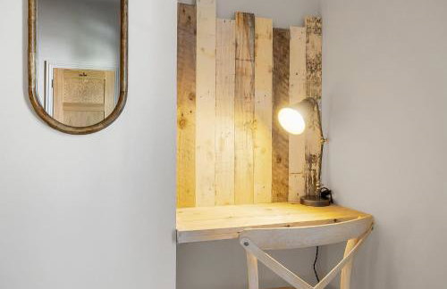 Luxury Plymouth Work & Stay House - Photo 26