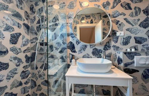 Mediterranean Oasis Seaside Villa with Pool - Foto 12