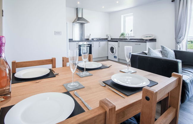 Beach View - 2 Bed Apartment - Llanelli - Photo 22