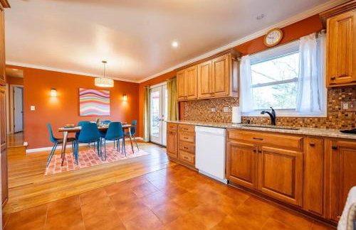 10mins to IUB: 4bd - Karaoke - Pickleball - Foto 16