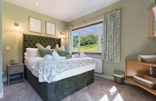 Stunning Countryside Home in Surrey by 53 Degrees Property, Ideal for Family Getaways, Private Tennis Court! - Foto 46