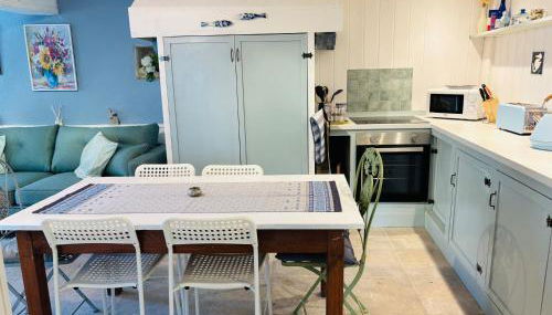 2 Bedroom Cottage - Sleeps 6 - Pool - Garden - Foto 5, stove, minibar