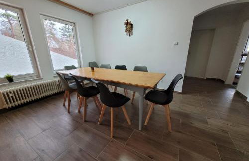 Berghof Wörner 2 Wohnungen für bis zu 20 Personen mit Balkon I Terrasse I 4 Bäder I NETFLIX I Ruhig und gemütlich wohnen - Foto 38