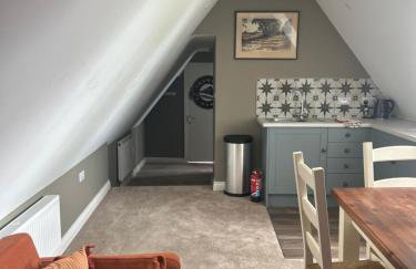 Trowel and Hammer Flat 1 - Foto 4