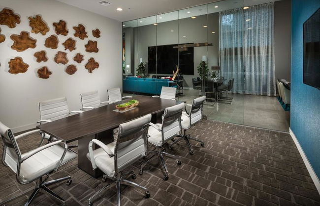 Resort Style Suites in Downtown LA - Foto 55