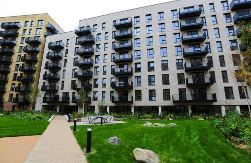 2BR Flat - Walk to Elizabeth Line - Free Parking - Foto 15