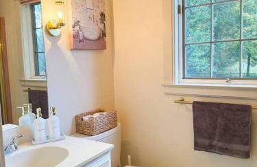 Cozy Ithaca Retreat - Fenced Yard - 7 min to Cornell - Foto 32