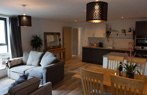 Cozy City Stay 2BR with Sofa Bed - Photo 18