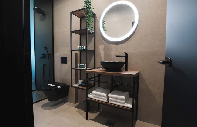 DISTRICT boutique - Photo 39