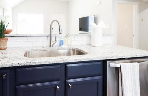 Cozy Home in the Heart of Aggieland - Photo 9