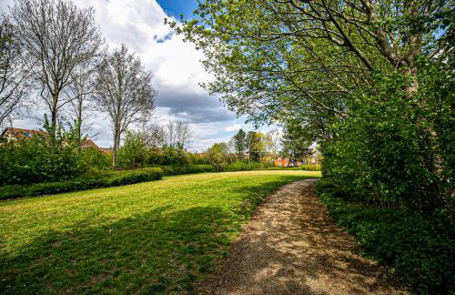 Milton Keynes for Families and Contractors with Private Parking - Foto 38