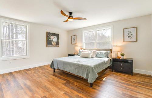 Walk to Beach and Sebago Lake Luxe Family Getaway! - Foto 7