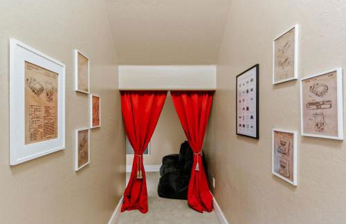 Luxury Retreat with Heated Pool & Hidden Game Room home - Photo 25