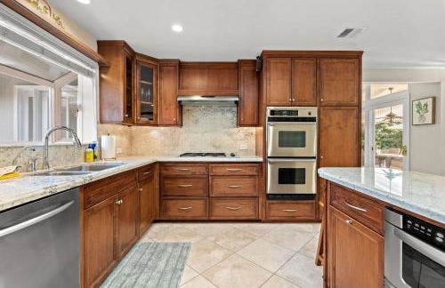 Airy Large Backyard Oasis Perfect Family Getaway - Foto 10