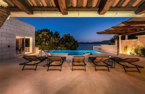 Villa Ragusea With a Private Beach - Photo 56