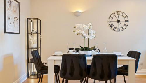 The Tudor Escape - 3 Bedroom House in Canterbury City Centre with Parking - Foto 2