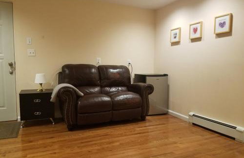 Cozy1B1B W Private Entrance - Photo 2