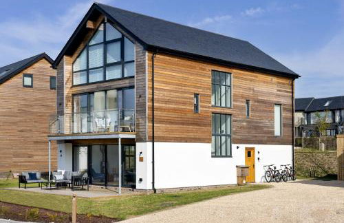 Lakeside property with spa access on a nature reserve Kirrin Barn BV26 - Photo 1