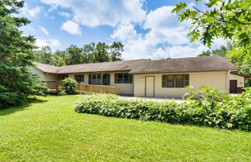 Hot Tub and 2 Recreation Rooms Spacious Onamia Home - Foto 33