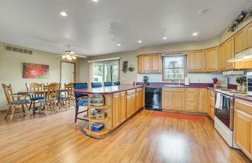 Family-Friendly Houghton Lake House Steps to Lake - Foto 8