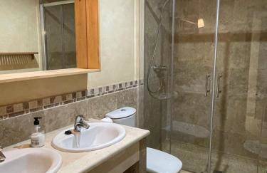 Apartamento con piscina y terraza muy cerca de la playa - Foto 3