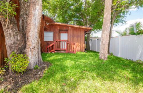 Huge Waterfront Mini-Resort w Gym, Dock & Pool - Foto 40