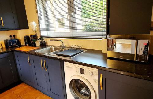 Modern Home2Home - Easy Centre Access & Free Parking - Foto 35